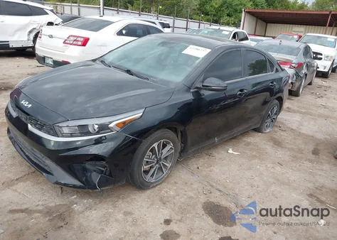 2022 Kia Forte Lxs z USA, uszkodzony, nr VIN 3KPF24AD8NE424781